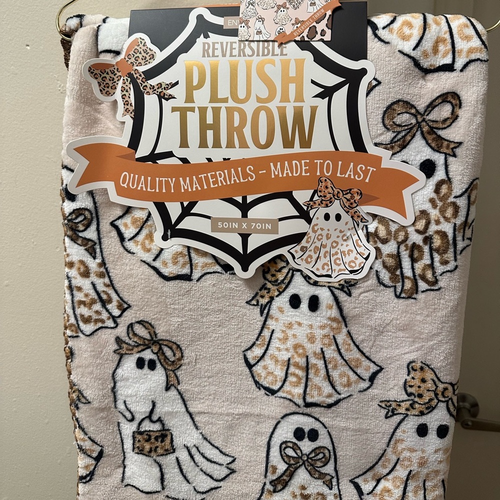 Cheetah Ghost Reversible Plush Throw Blanket